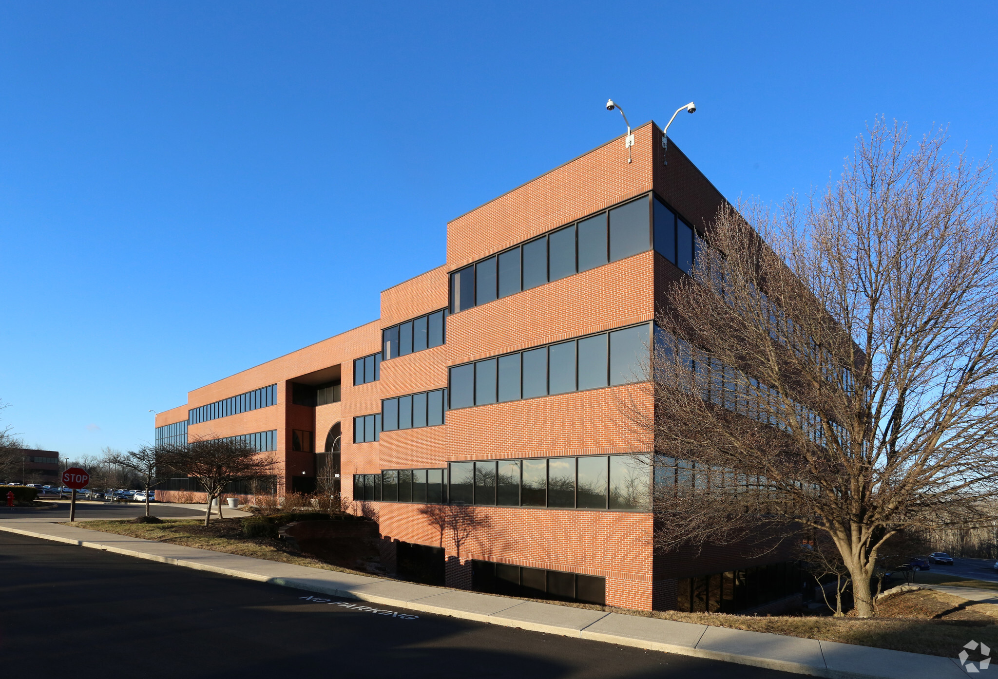 2780 Airport Dr, Columbus, OH for lease Building Photo- Image 1 of 6