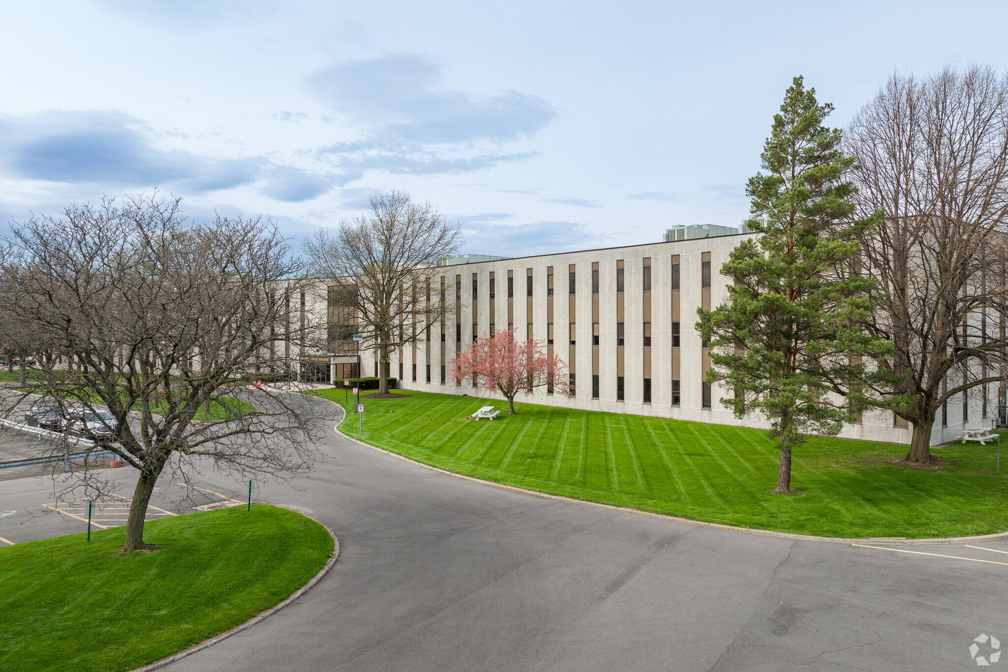 290 Elwood Davis Rd, Liverpool, NY for sale Primary Photo- Image 1 of 1