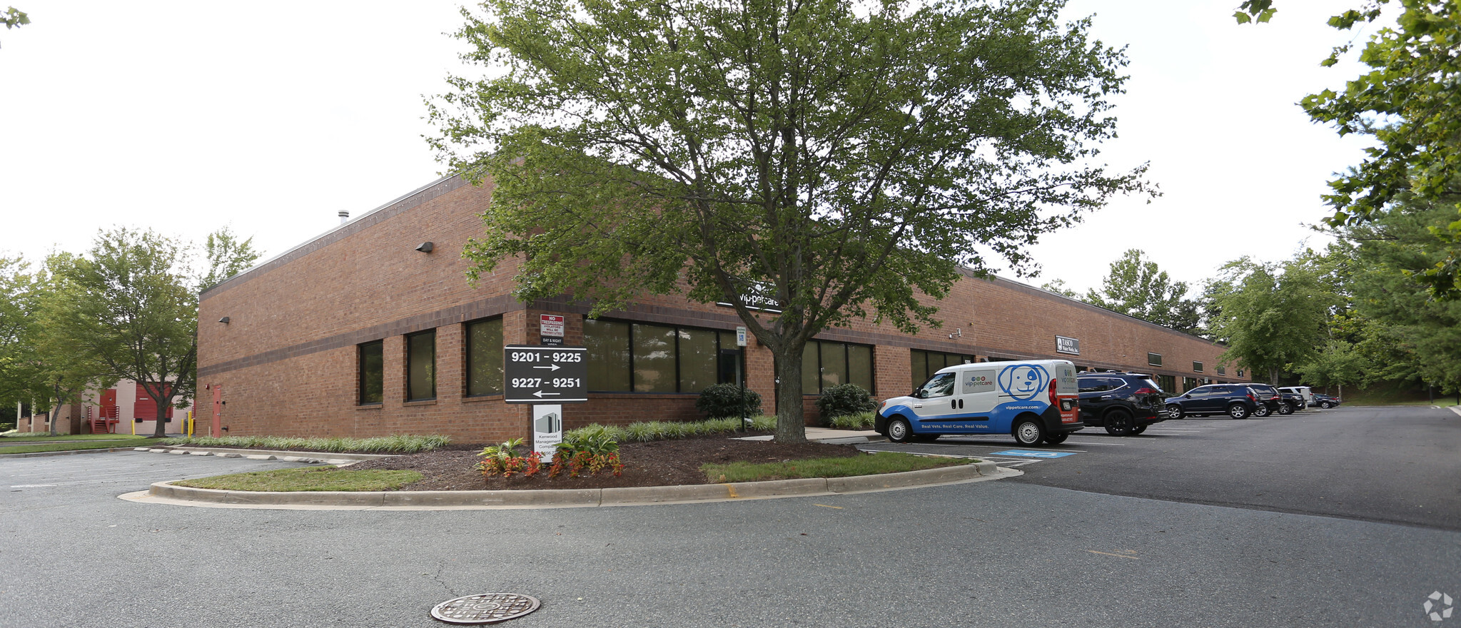 9201-9225 Hampton Overlook, Capitol Heights, MD for lease Building Photo- Image 1 of 12