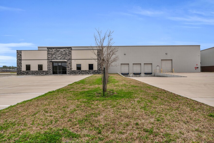 18405 Intercontinental Crossing Dr, Houston, TX for sale - Building Photo - Image 2 of 27