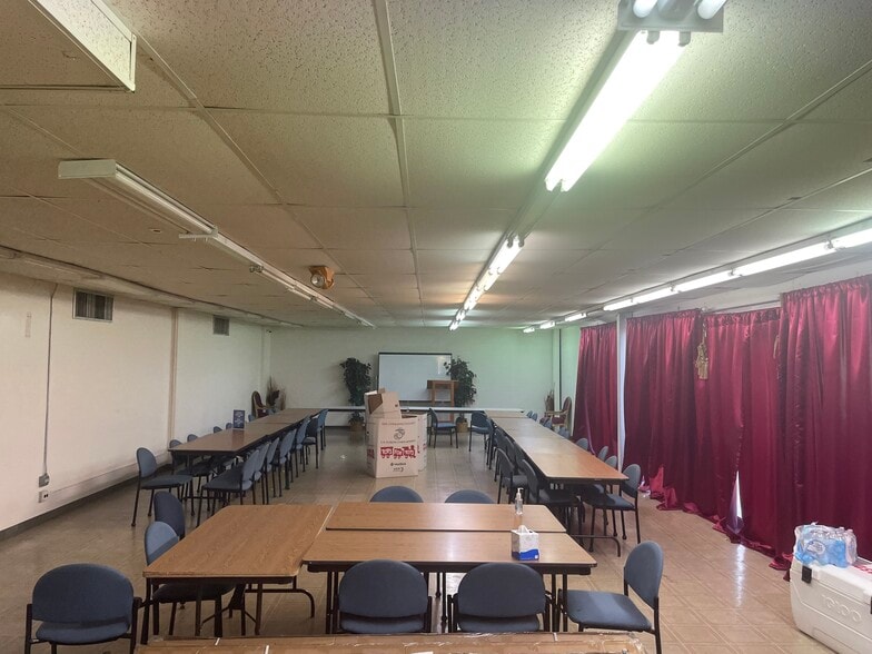 94-076 Leokane St, Waipahu, HI for lease - Interior Photo - Image 2 of 2