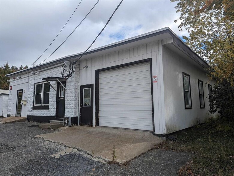 13 Bowen St, Claremont, NH for lease - Building Photo - Image 2 of 17