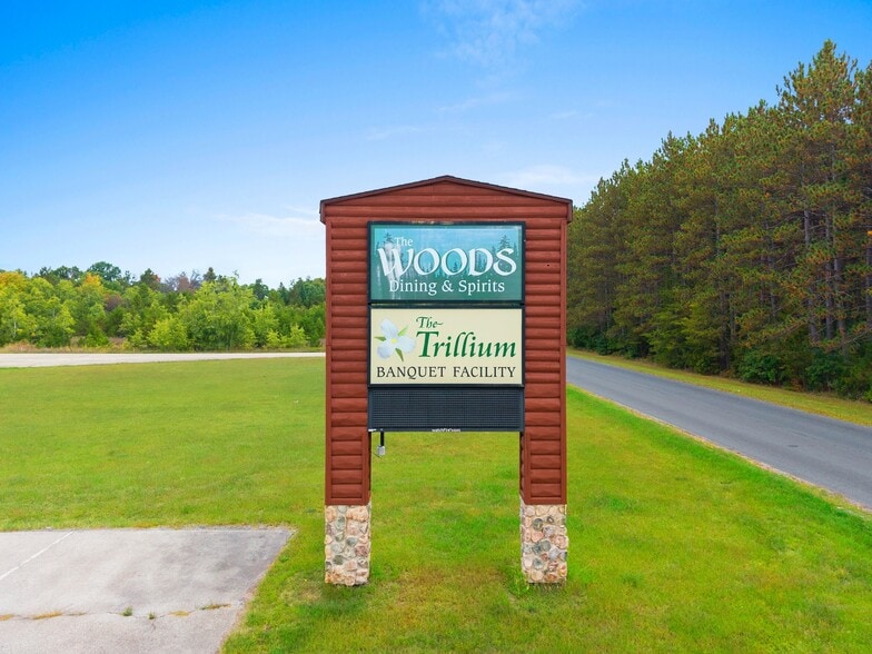 W10508 Kottke Rd, Crivitz, WI for sale - Building Photo - Image 3 of 14