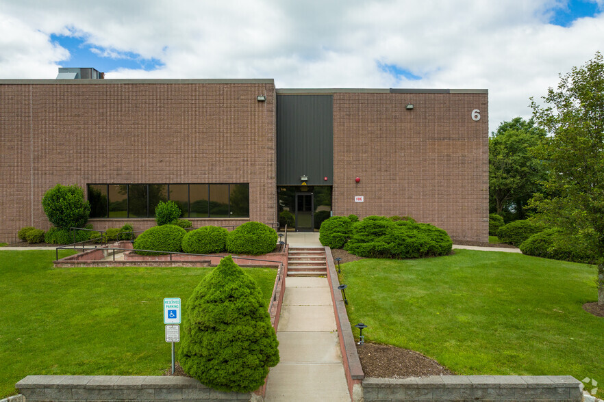 6 Frassetto Way, Lincoln Park, NJ for lease - Building Photo - Image 2 of 5