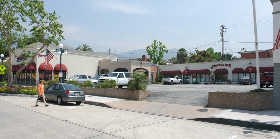 202-210 S Myrtle Ave, Monrovia, CA for sale - Primary Photo - Image 1 of 7