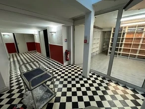 Office in Paris for lease Interior Photo- Image 1 of 4