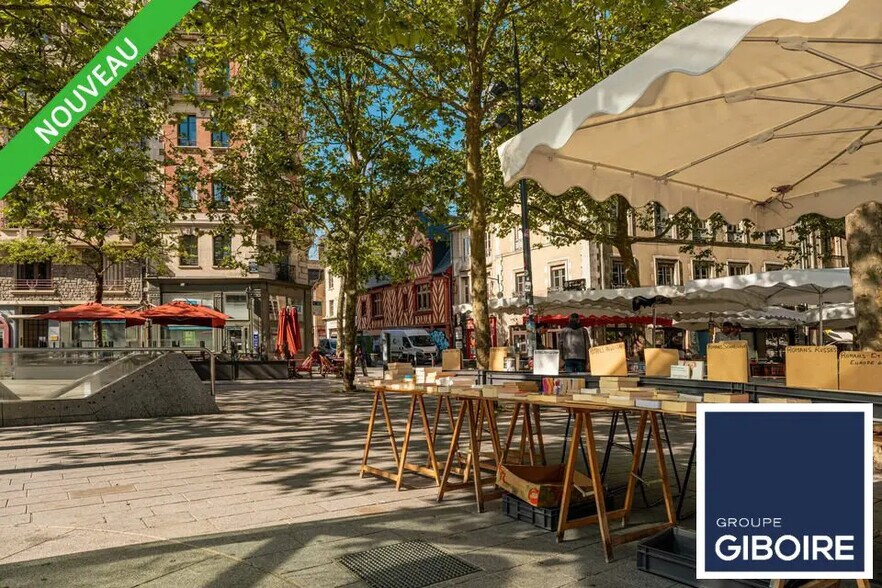 Retail in Rennes for lease - Building Photo - Image 1 of 1