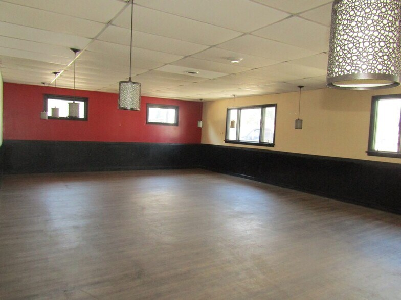 295 S Main St, Mansfield, PA 16933 Restaurant