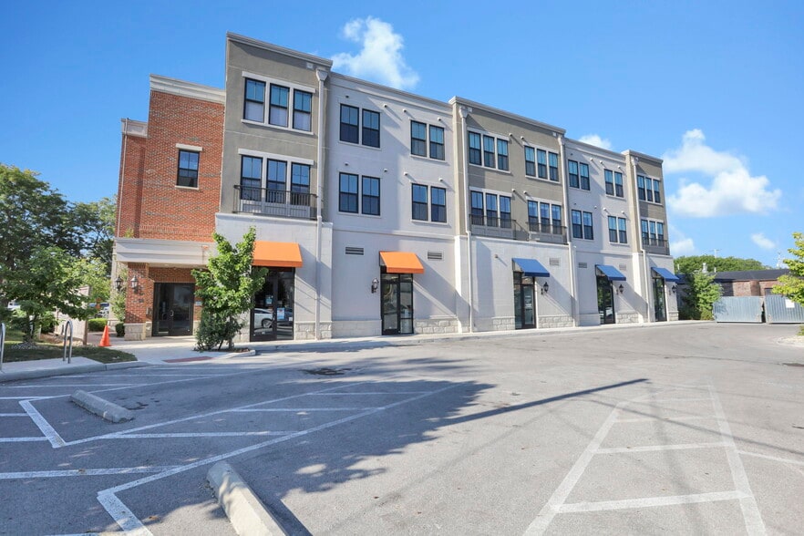 18-26 & 29-33 W Waterloo St portfolio of 2 properties for sale on LoopNet.com - Building Photo - Image 3 of 40