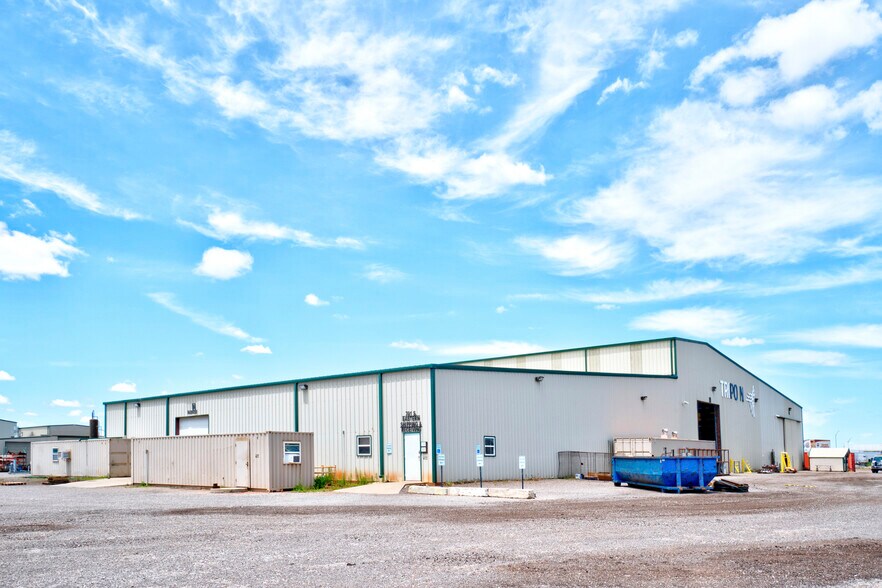 701-801 S Eastern Ave, Elk City, OK for sale - Building Photo - Image 1 of 1