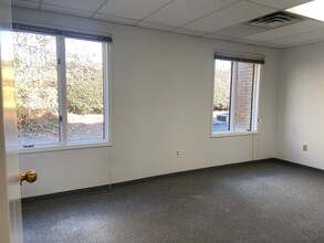 8298 Old Courthouse Rd, Vienna, VA for lease Interior Photo- Image 2 of 10