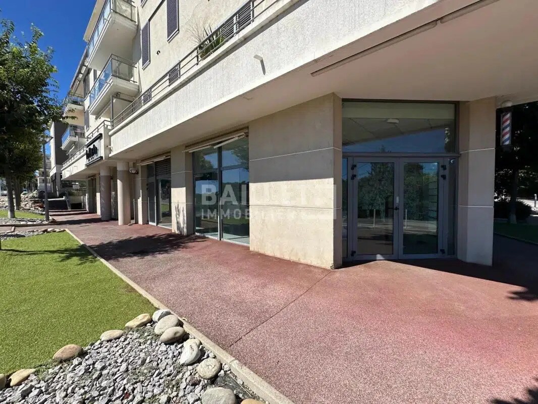 Retail in Antibes for lease Building Photo- Image 1 of 15