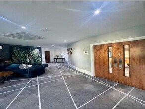 Coal Rd, Leeds for lease Interior Photo- Image 1 of 3