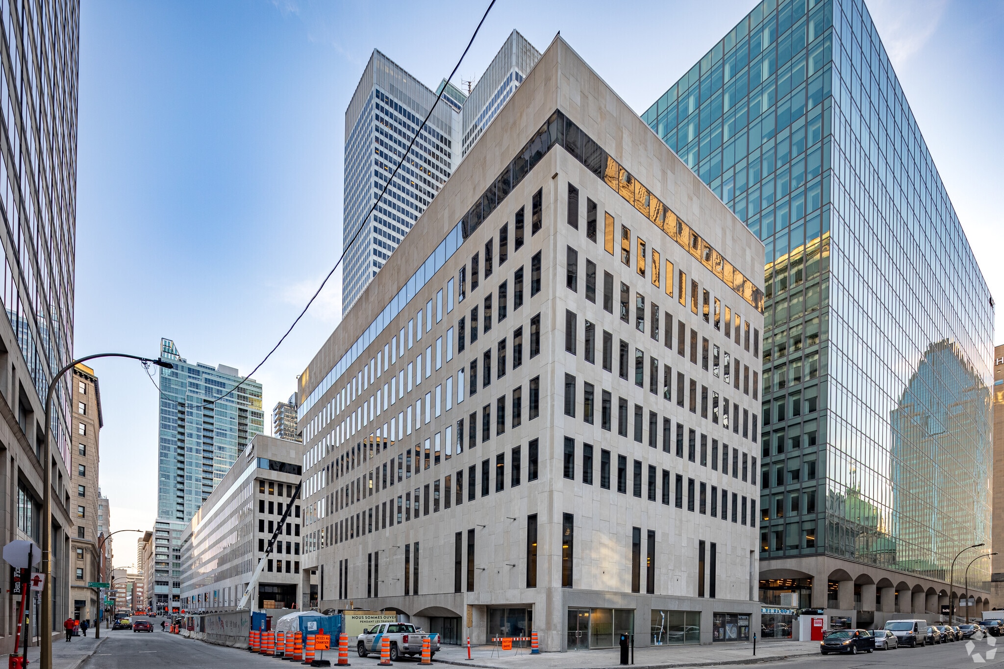 4 Pl Ville-Marie, Montréal, QC for sale Building Photo- Image 1 of 1