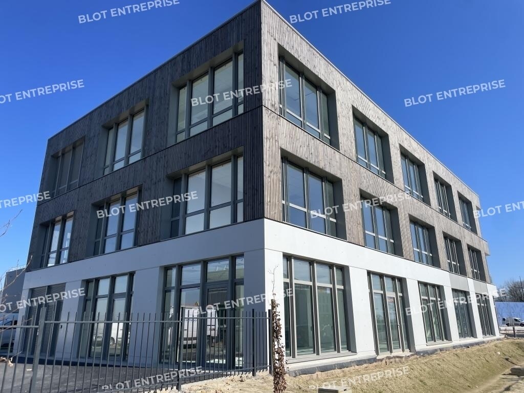 Office in Pacé for sale Building Photo- Image 1 of 11