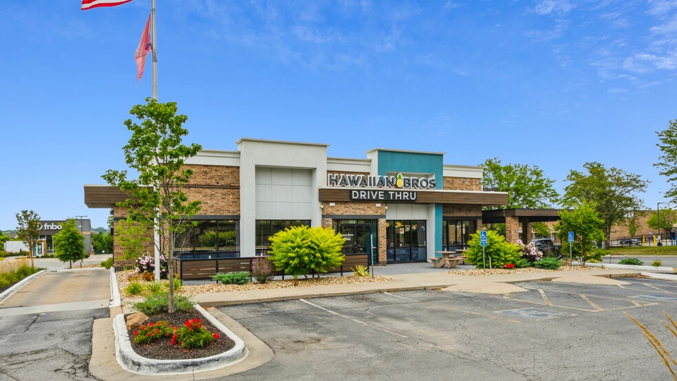 12120 College Blvd, Overland Park, KS for sale - Building Photo - Image 3 of 9