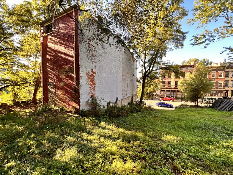 422 W McMicken Ave, Cincinnati, OH for sale - Building Photo - Image 3 of 19