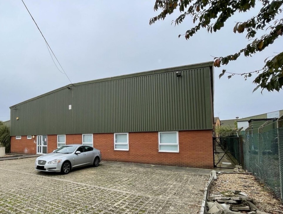 Alms Close, Huntingdon for sale Primary Photo- Image 1 of 1