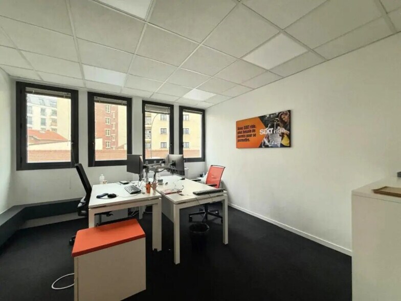 Office in Clichy for lease - Interior Photo - Image 3 of 6