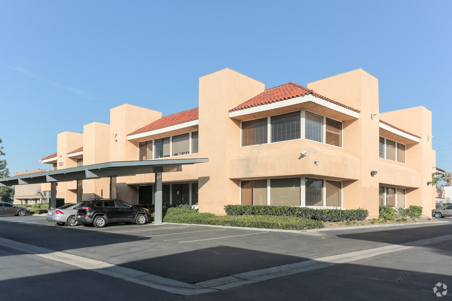 520 N Brookhurst St, Anaheim, CA for lease - Building Photo - Image 1 of 3