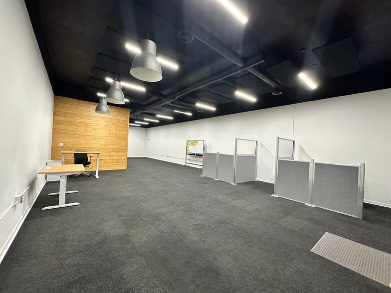 6320 Five Mile Centre Park, Fredericksburg, VA for sale - Interior Photo - Image 3 of 8