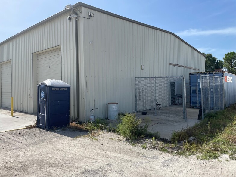 5928 21st St E, Bradenton, FL for lease - Building Photo - Image 3 of 9