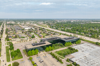 300 E Big Beaver Rd, Troy, MI - aerial  map view