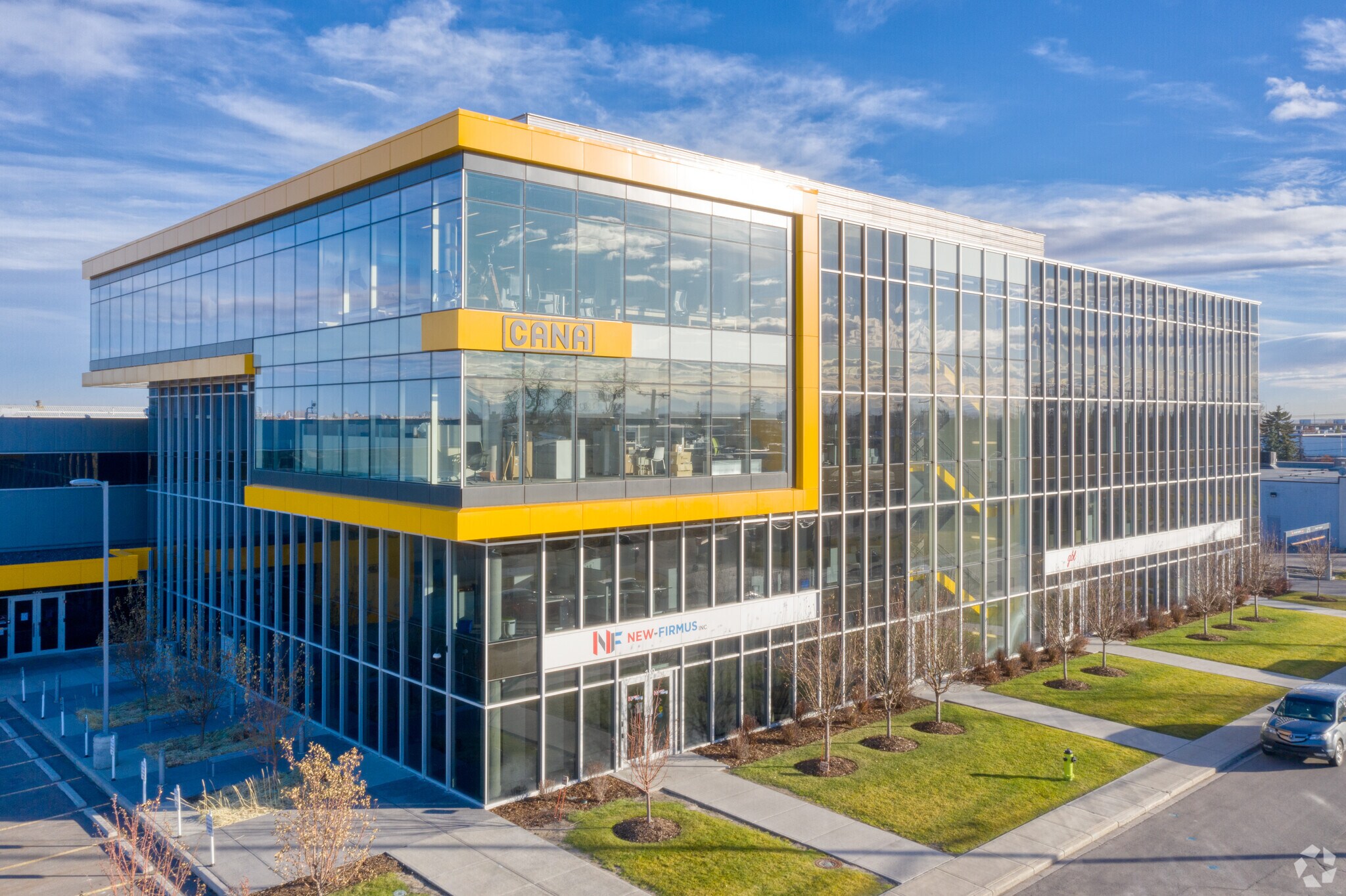 5720 4th St SE, Calgary, AB for sale Primary Photo- Image 1 of 1