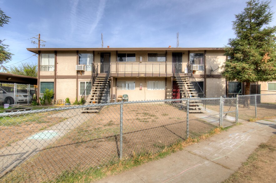 19 E Saginaw Way, Fresno, CA for sale - Building Photo - Image 3 of 25