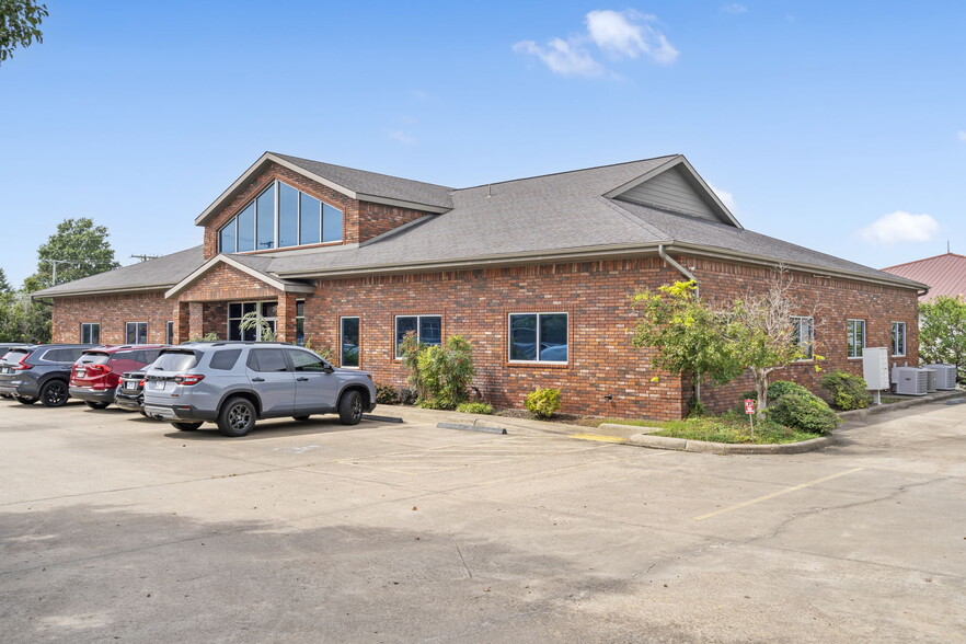 2964 W Huntsville Ave, Springdale, AR for lease - Building Photo - Image 2 of 20