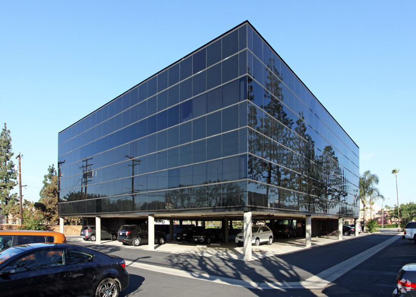 1700 W Katella Ave, Orange, CA for lease - Building Photo - Image 1 of 9