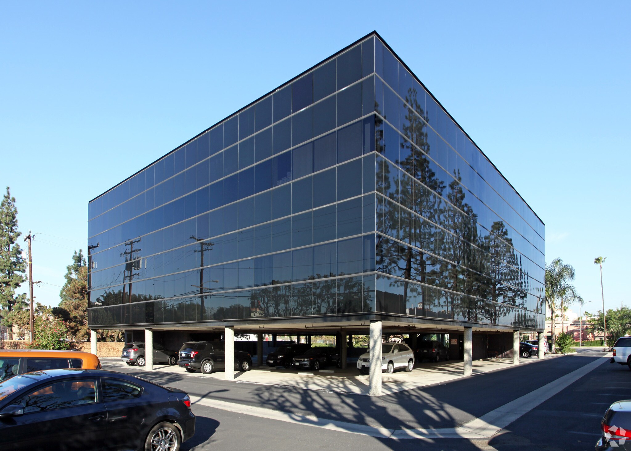 1700 W Katella Ave, Orange, CA for lease Building Photo- Image 1 of 10