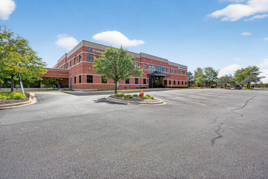 1259 Rickert Dr, Naperville, IL for lease - Building Photo - Image 2 of 16