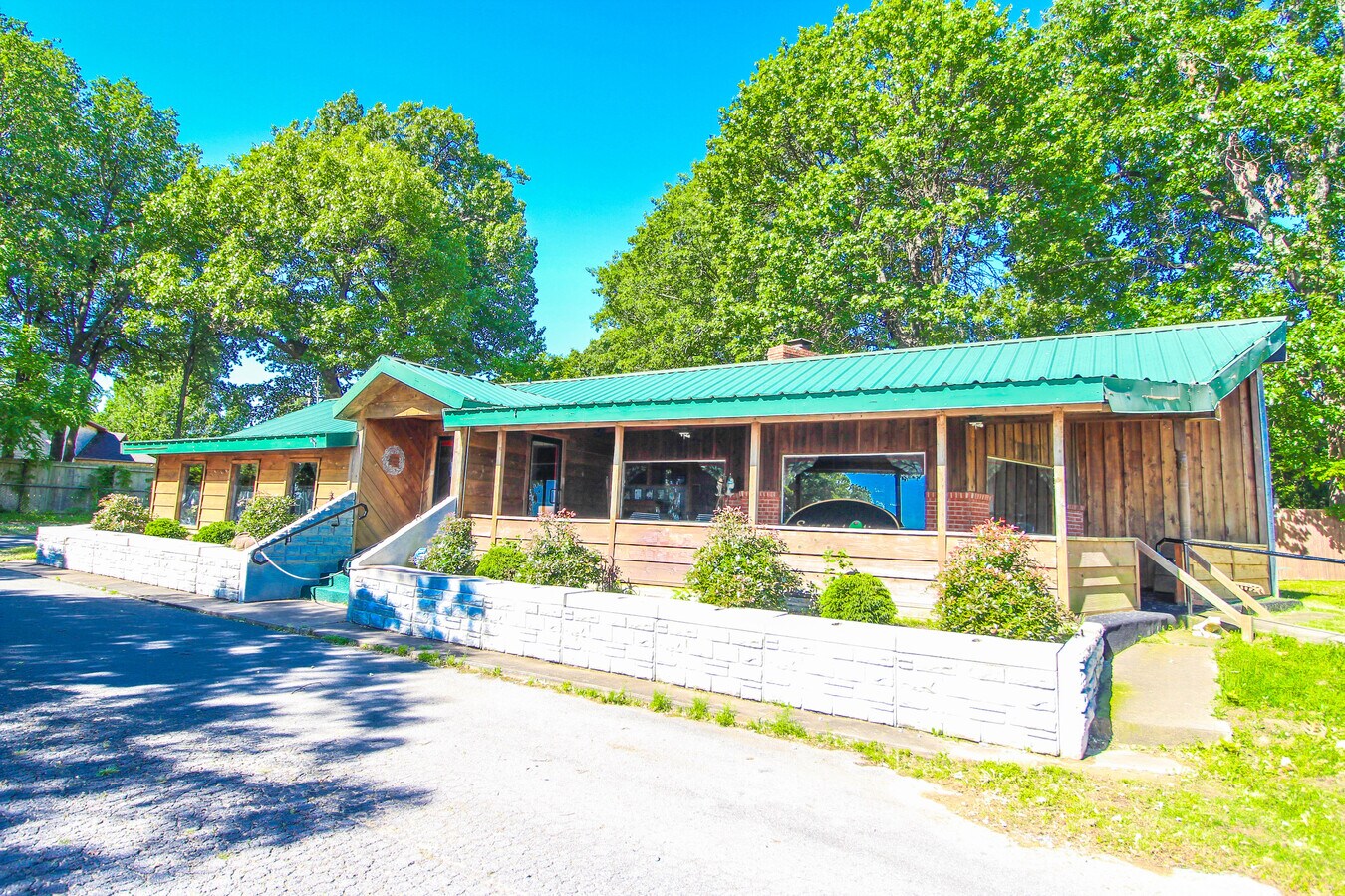 800 Lakeshore Dr, Eufaula, OK 74432