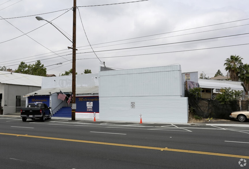 2867 Main St, Riverside, CA for lease - Building Photo - Image 3 of 9