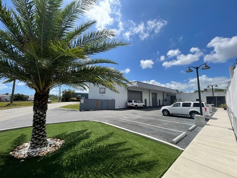 12355 NE 13th Ave, North Miami, FL for lease - Building Photo - Image 1 of 6