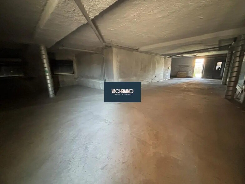 Retail in Aulnoy-lez-Valenciennes for lease - Building Photo - Image 2 of 5