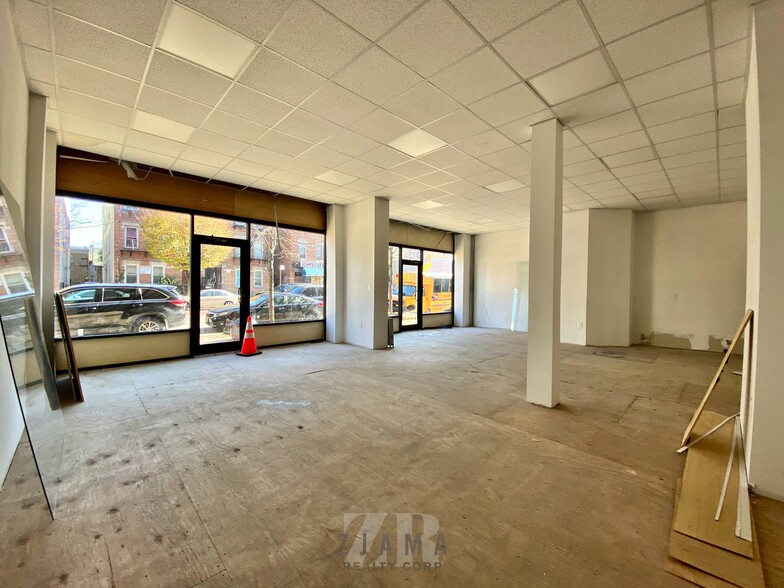 1046 Rogers Ave, Brooklyn, NY for lease - Interior Photo - Image 3 of 5