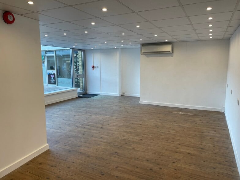 The Street, Rustington for lease - Interior Photo - Image 3 of 4