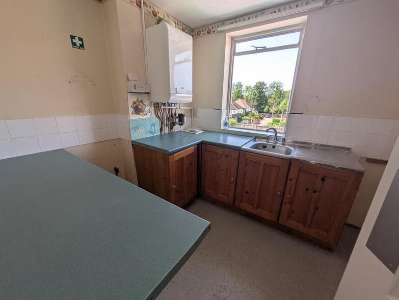 113-121 Goldsworth Rd, Woking for lease - Building Photo - Image 3 of 8