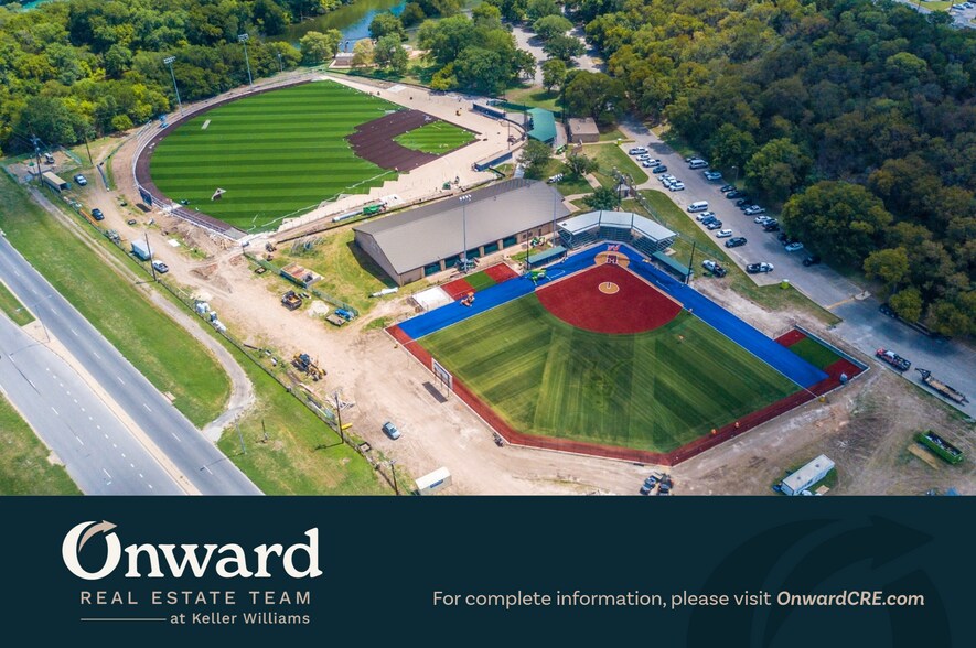 1300 Lake Shore, Waco, TX for sale - Building Photo - Image 3 of 22