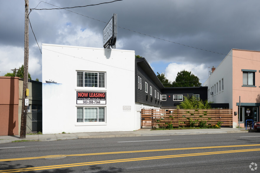 3327-3333 NE Sandy Blvd, Portland, OR for sale - Building Photo - Image 2 of 29