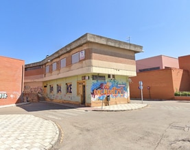 Retail in Cuenca, Cuenca for lease Building Photo- Image 2 of 2