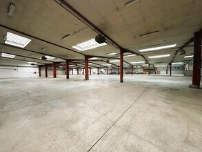 Flex in Morangis for lease Interior Photo- Image 2 of 7