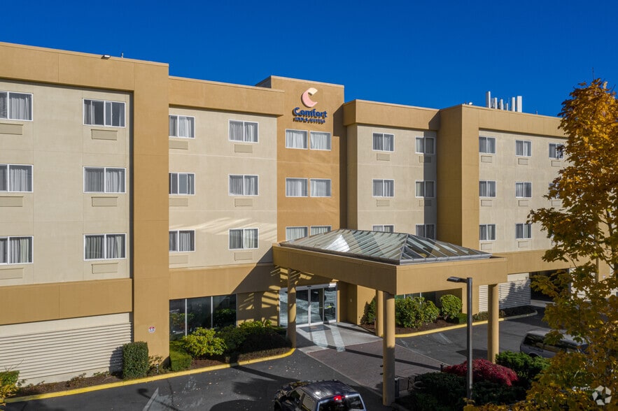 13700 Aurora Ave N, Seattle, WA for sale - Building Photo - Image 2 of 5