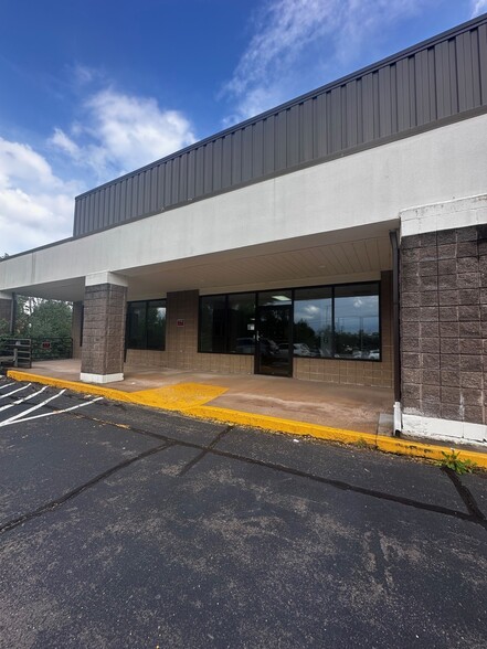 30 Waterchase Dr, Rocky Hill, CT for lease - Building Photo - Image 2 of 6