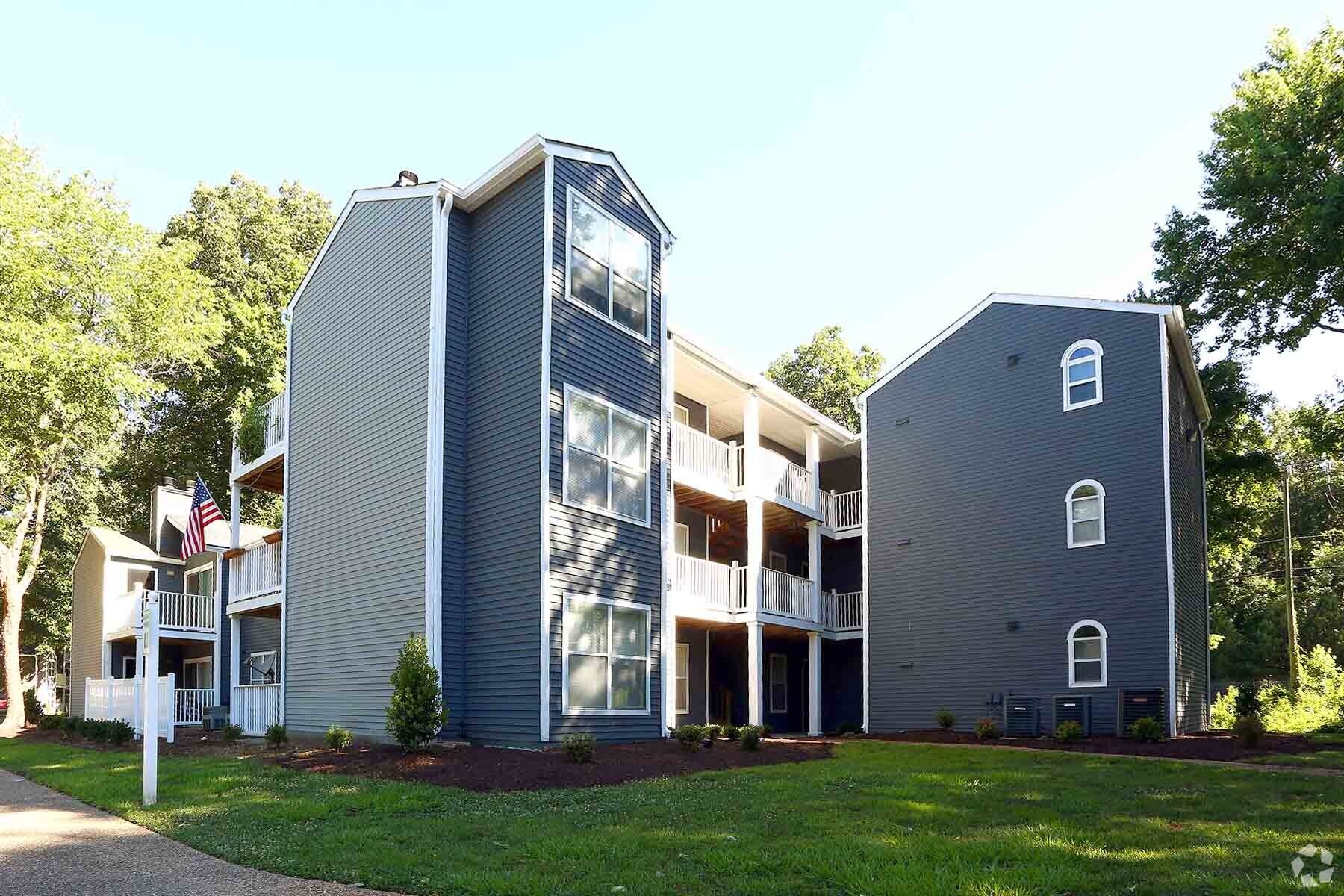 102 Sunrise Cv, Hampton, VA for sale Primary Photo- Image 1 of 1