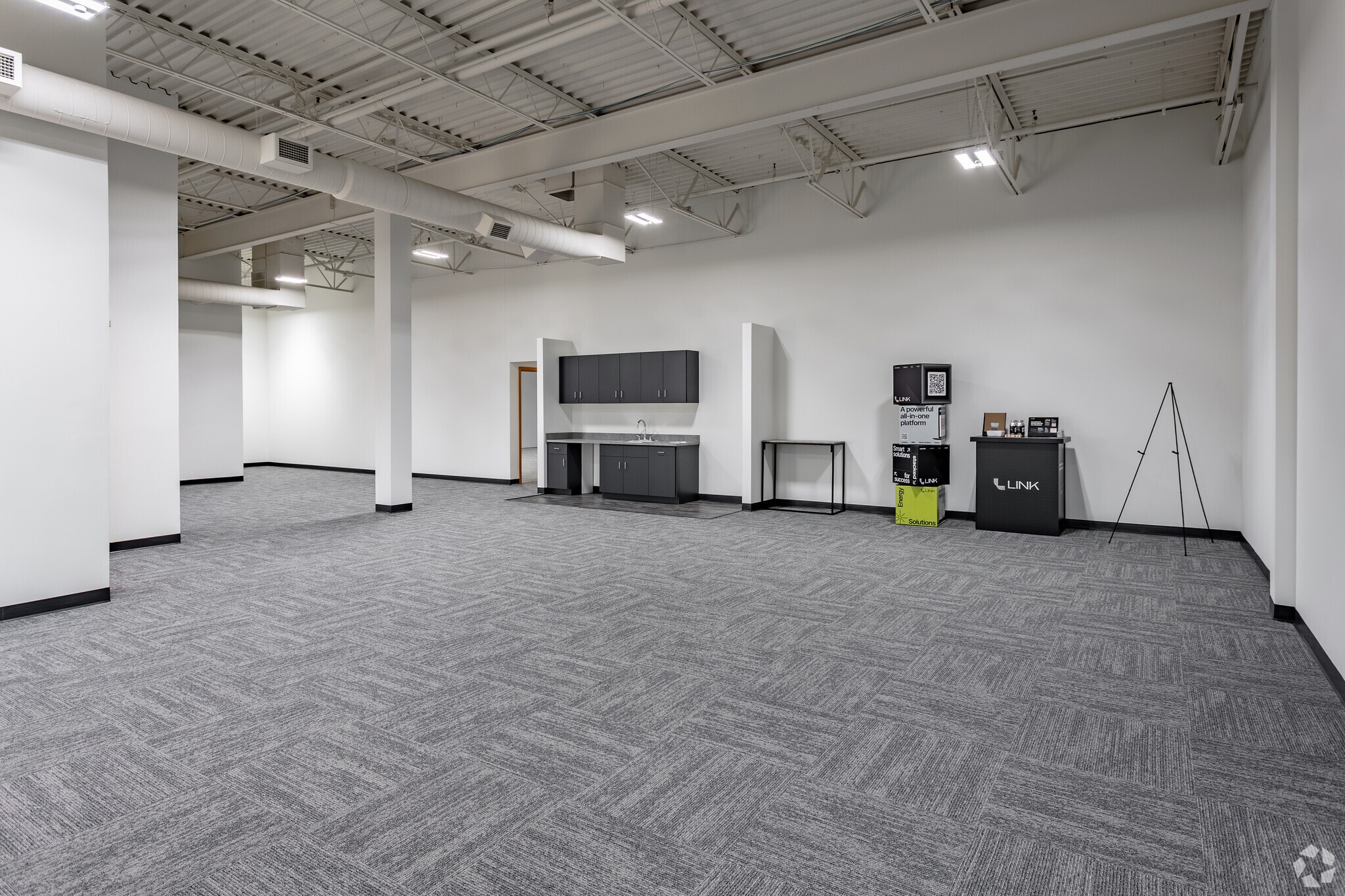 7850-7890 12th Ave E, Bloomington, MN for lease Interior Photo- Image 1 of 6