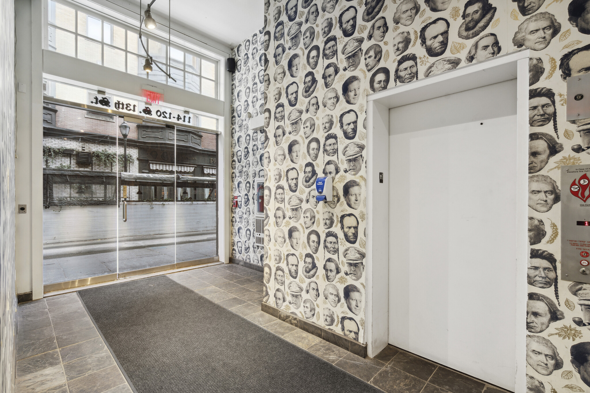 114-120 S 13th St, Philadelphia, PA for lease Lobby- Image 1 of 8