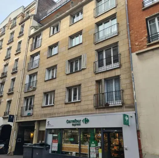 Office in Clichy for lease Building Photo- Image 1 of 7